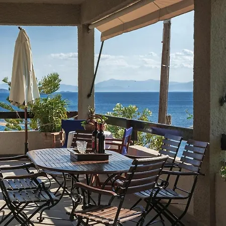Saronic Seafront Σπίτι διακοπών *
